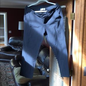 Athleta black pants with extra zipper pocket